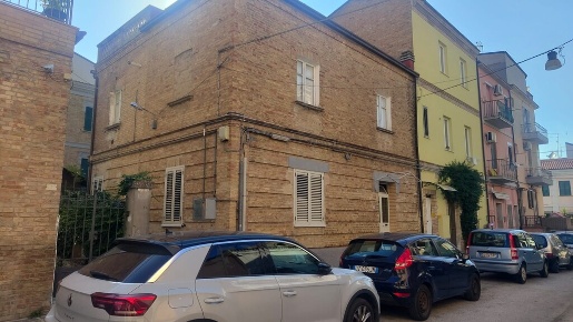 Foto Casa indipendente in Via Leonardo Umile 11, Vasto con 5 locali