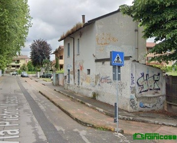 Foto Villa unifamiliare in via mascagni, Melzo di 120 m² con 5 locali