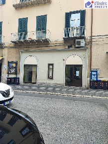 Foto Locale commerciale in CORSO VITTORIO EMANUELE II, Campobasso Centro