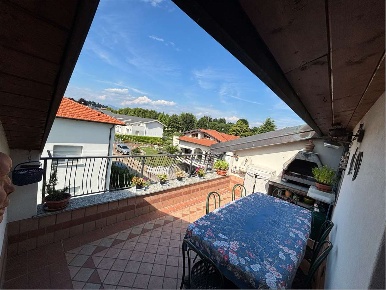 Foto Appartamento a Appiano Gentile di 90 m² con 3 locali in vendita