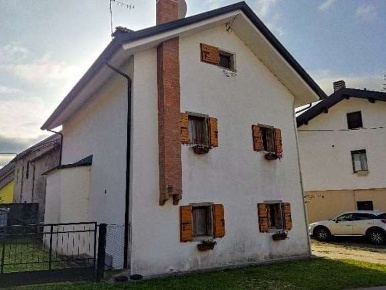Foto Villa a schiera in Via della grotta, Alpago Puos D'Alpago di 131 m²