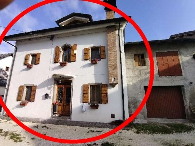 Foto Villa a schiera in Via della grotta, Alpago Puos D'Alpago di 131 m²