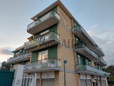 Foto Appartamento in Via Mario Giuliano, Fiumicino Isola Sacra di 90 m²
