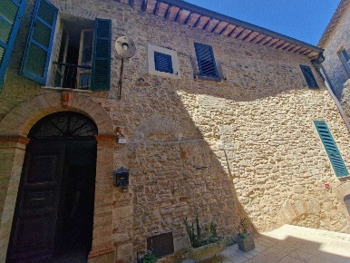 Foto Rustico in Piazza Umberto I 9, Gualdo Cattaneo San Terenziano