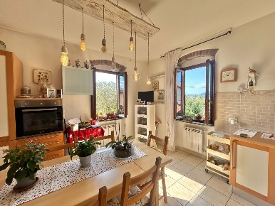 Foto Appartamento a Sarzana Crociata di 59 m² con 4 locali in vendita