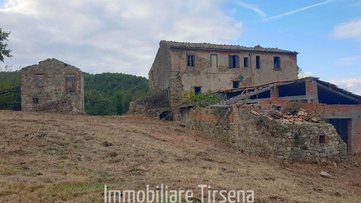Foto Casale a Orvieto di 715 m² con 20 locali in vendita