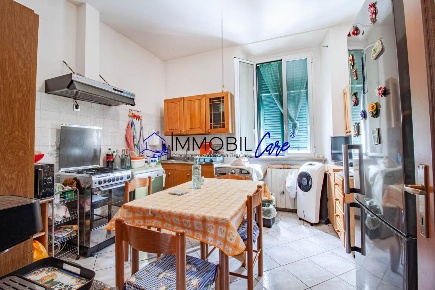 Foto Appartamento a Livorno Pontino - Bastia di 140 m² con 5 locali