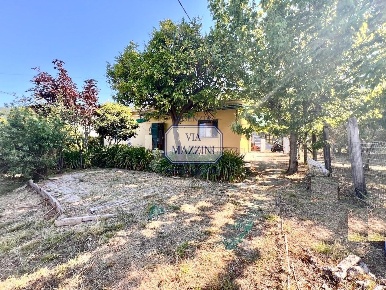 Foto Villa bifamiliare a Pietrasanta di 100 m² con 5 locali in vendita