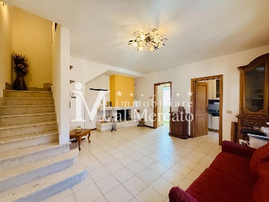 Foto Villa a schiera a Viareggio Torre del Lago di 107 m² con 6 locali
