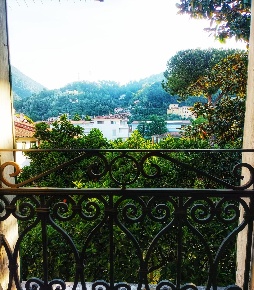 Foto Appartamento a Massa Centro di 90 m² con 6 locali in vendita