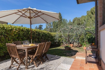 Foto Villa unifamiliare a Rosignano Marittimo di 370 m² con 8 locali