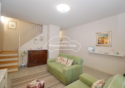 Foto Villa a schiera a Lucca Tempagnano - Picciorana di 120 m² con 6 locali