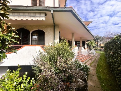 Foto Villa unifamiliare a Rosignano Marittimo Rosignano Solvay di 280 m²