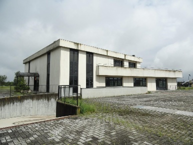 Foto Magazzino a Cornate d'Adda Centro di 415 m² con 1 locali in vendita