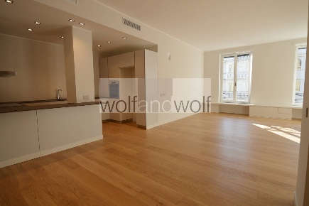 Foto Appartamento in Via Borgogna, Milano San Babila di 105 m² con 3 locali