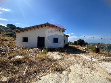 Foto Villa singola in SP 37, Melilli di 127 m² con 4 locali in vendita