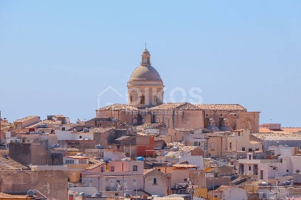 Foto Casa indipendente in Via Benvenuti, Noto Centro di 140 m² con 2 locali