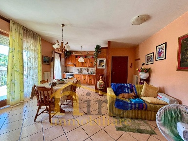Foto Appartamento in Via Santo Pio da Pietralcina, Montesilvano di 75 m²