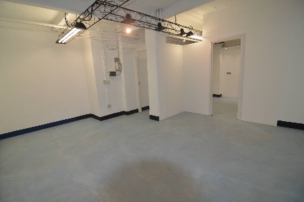 Foto Locale commerciale in VIA LUISA DEL CARRETTO, Torino di 65 m²