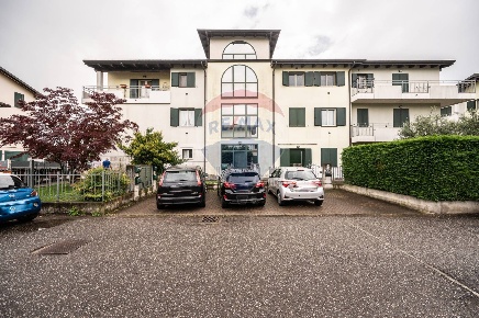 Foto Appartamento in Via Zavattini, Brescello Centro di 95 m² con 3 locali