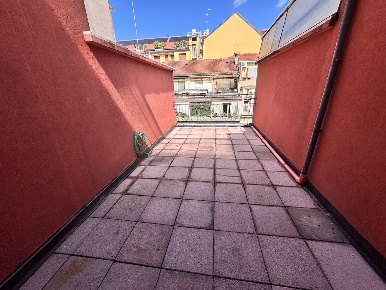 Foto Appartamento in via Cenisio, Milano Cenisio di 90 m² con 2 locali