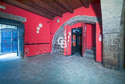 Foto Locale commerciale in Via Centoponti, Viterbo di 70 m² con 1 locali
