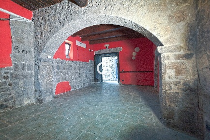 Foto Locale commerciale in Via Centoponti, Viterbo di 70 m² con 1 locali