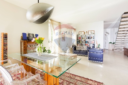 Foto Appartamento a Lovere di 200 m² con 4 locali in vendita