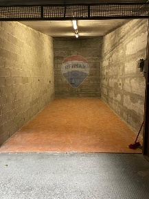 Foto Box in Via Ala di Stura, Torino Borgo Vittoria di 14 m² con 1 locali