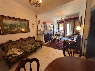 Foto Appartamento in Via Domenico Trentacoste, Palermo di 128 m² in vendita