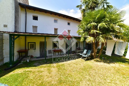 Foto Rustico a Varmo di 189 m² con 9 locali in vendita