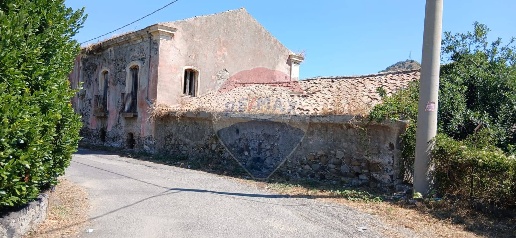 Foto Casa indipendente in sp 81, Calatabiano di 200 m² con 8 locali