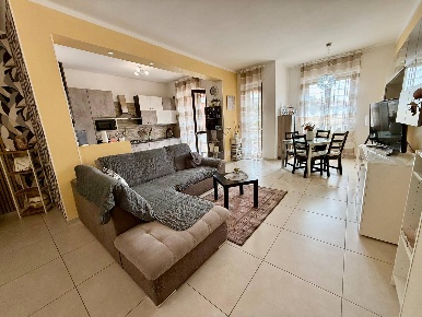Foto Appartamento a Alessandria Galimberti di 108 m² con 5 locali