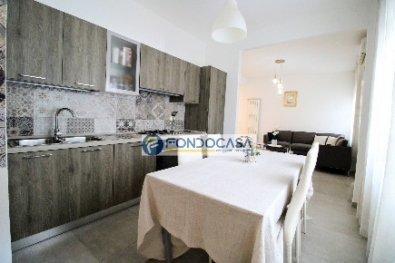 Foto Appartamento in Via dei Mille, Carrara Marina di Carrara di 100 m²