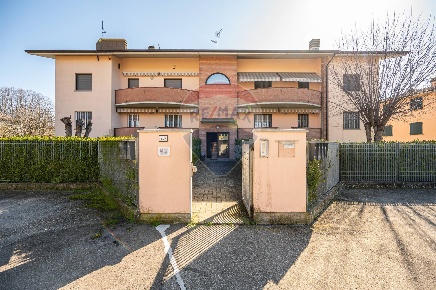 Foto Duplex in Via Imperiale, Brescello Lentigione Sorbolo A Mane di 107 m²