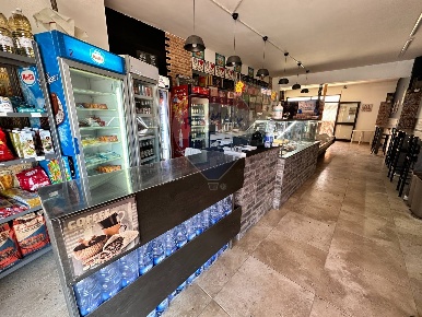 Foto Attività commerciale in Via Botteghelle, Mazzarrone di 115 m²