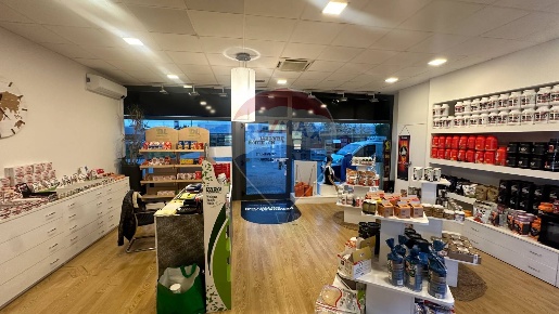 Foto Negozio in Via Vasari, Foligno Viale Firenze, Paciana di 100 m²