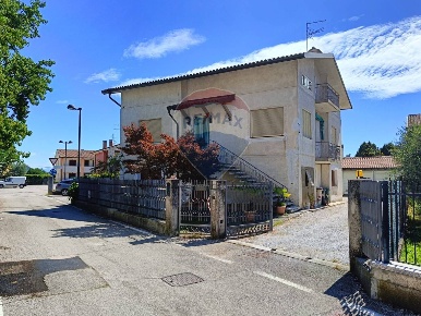 Foto Casa indipendente a Valdobbiadene Bigolino di 280 m² con 11 locali