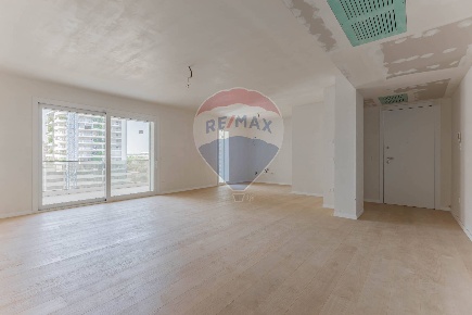 Foto Appartamento in Via Orfeo Mazzitelli, Bari Poggiofranco di 137 m²
