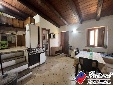 Foto Appartamento in Via Giovanna dell'aquila, Fondi Centro di 86 m²