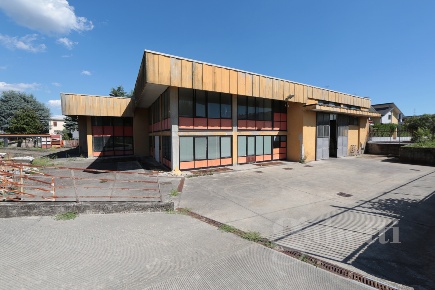 Foto Capannone industriale in Viale Ticino 32, Lonate Pozzolo Centro