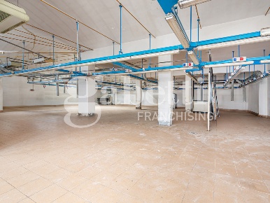 Foto Laboratorio in Via Napoli 282, Mugnano di Napoli Centro di 415 m²