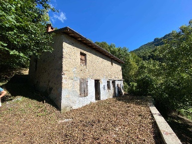 Foto Rustico in VIA MAREN, Pisogne Centro di 150 m² con 6 locali in vendita