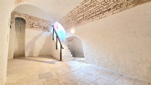 Foto Magazzino in Via Garibaldi 107, Alberobello Centro di 55 m² in affitto