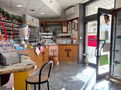 Foto Attività commerciale in VIA GIULIO CESARE 81, Grosseto di 55 m²