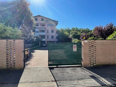 Foto Garage a Forlì Stazione - Grandi Italiani di 16 m² con 1 locali