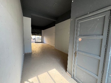 Foto Locale commerciale in Viale Trieste 72, Caltanissetta Centro di 53 m²