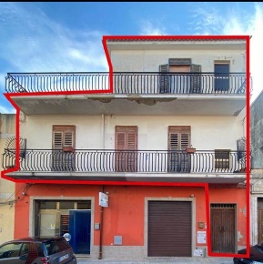 Foto Appartamento in Via Anita n. 91, Pachino Centro di 120 m² con 6 locali