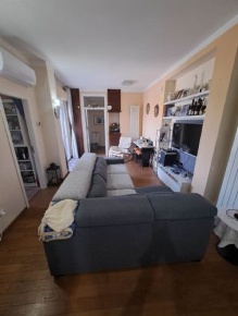 Foto Appartamento a Rosora Centro di 80 m² con 5 locali in vendita