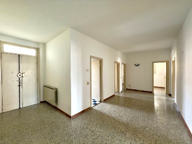 Foto Appartamento a Pistoia Centro Storico di 111 m² con 5 locali